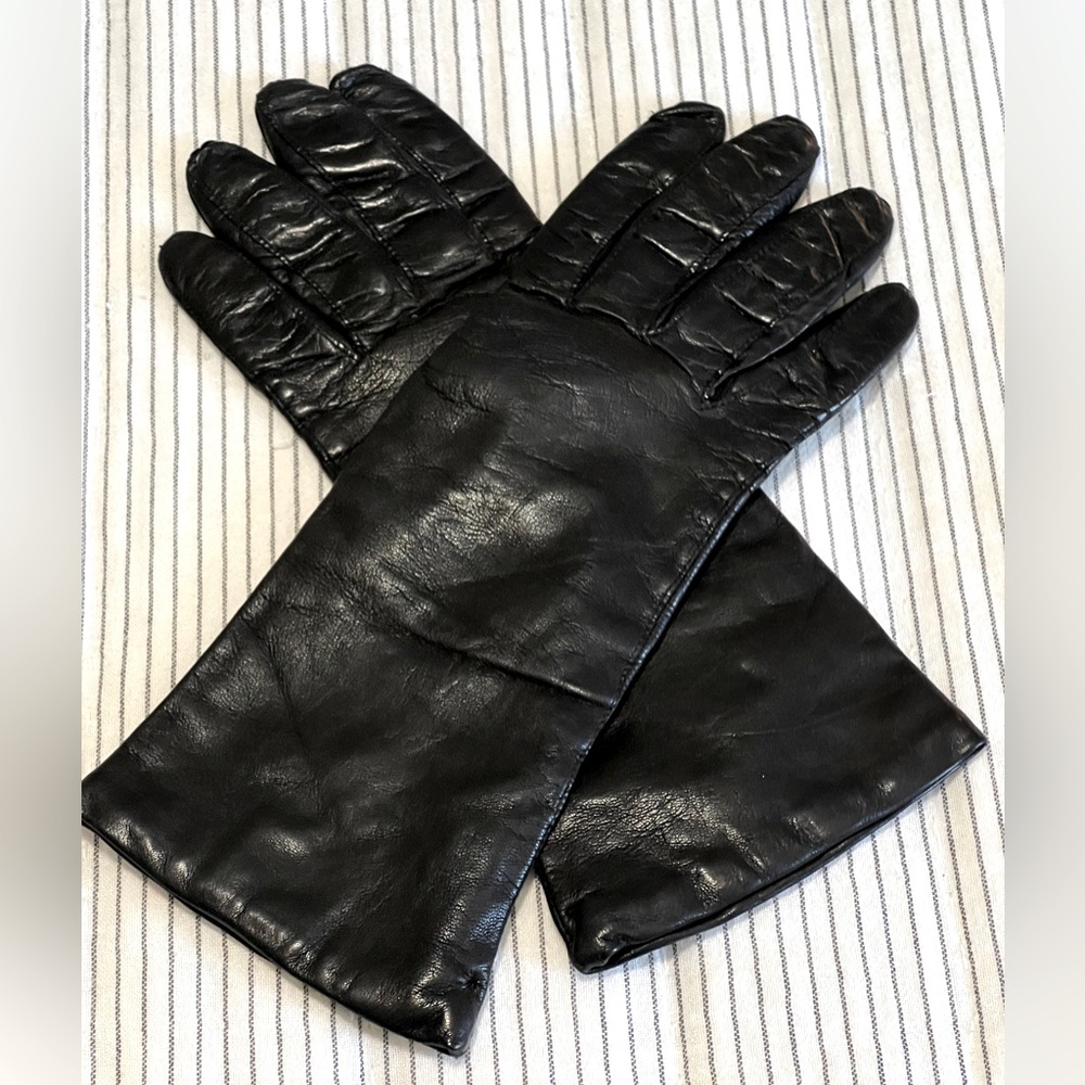Italian black leather gloves - cashmere lined